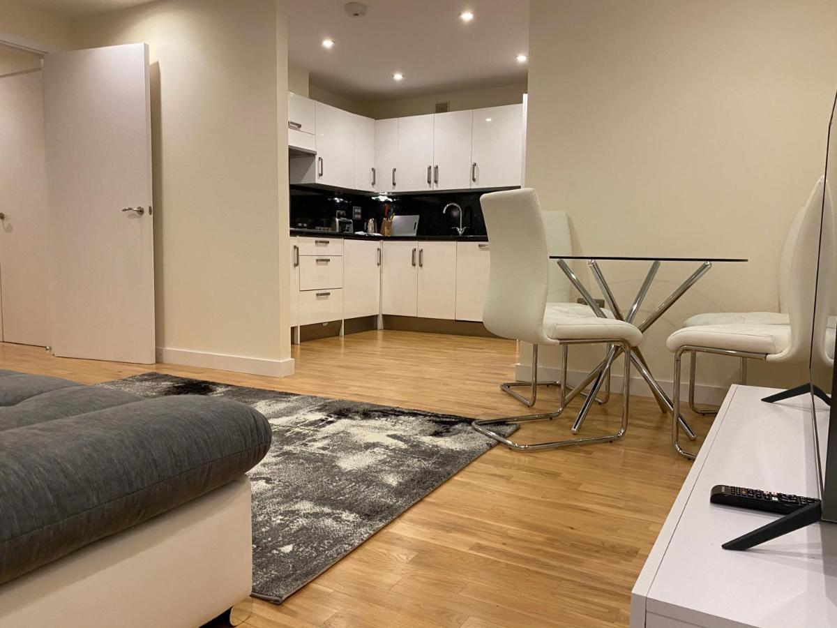 Amazing 2 Bed 2 Bath Private Apartment 沃特福德 外观 照片